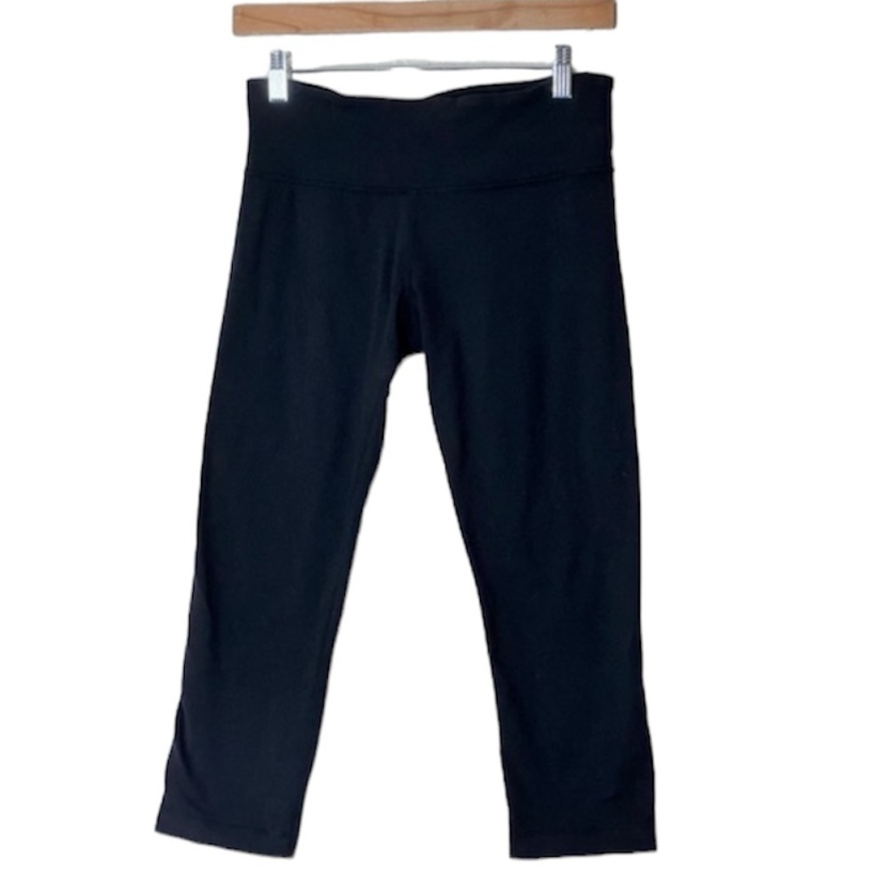 Lululemon | Black mid-rise cropped skinny leggings size 6